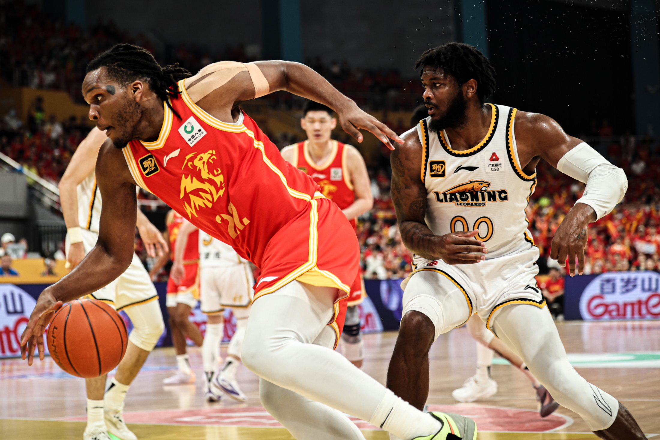 ac 米兰中文官网首页注册-CBA常规赛今晚走向成谜；法兰克福远射贴柱；信心回归；年轻球员得到机会