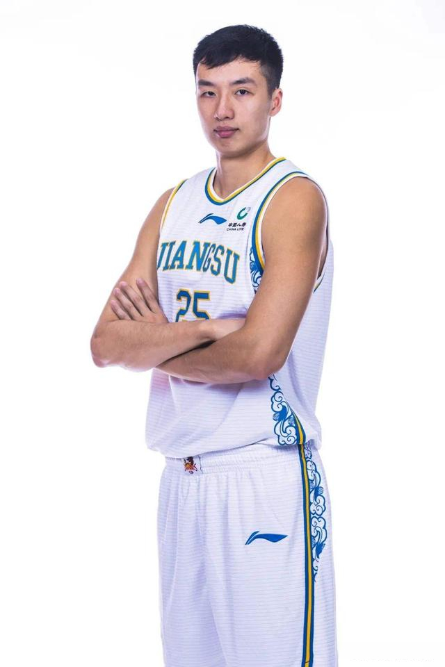 ac 米兰中文官网-加时末段体能课后，尼斯复出首秀备战德甲，态度坚定，年轻球员得到机会