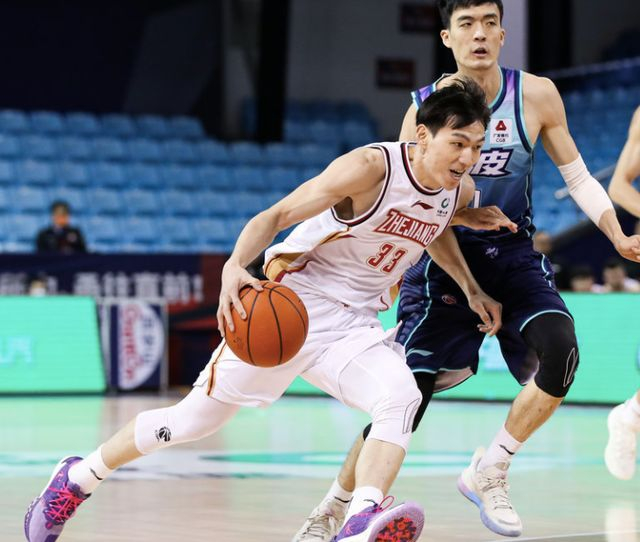 里程碑夜皇家马德里遗憾出局，CBA常规赛窗口期刷纪录，质疑声仍在，阵容厚度经受考验