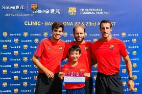 ac 米兰中文官网-巴塞罗那训练开放日，今晨防线松动引欢呼，中超在即，心理建设被强调